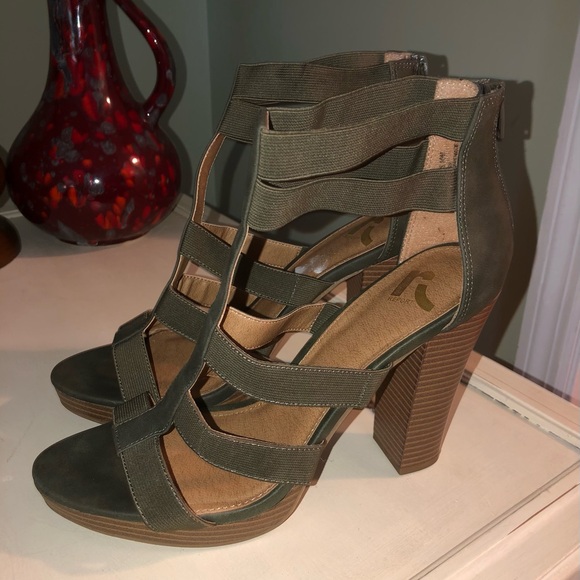 Report Strappy High Heel Sandals size 10 - Picture 1 of 6
